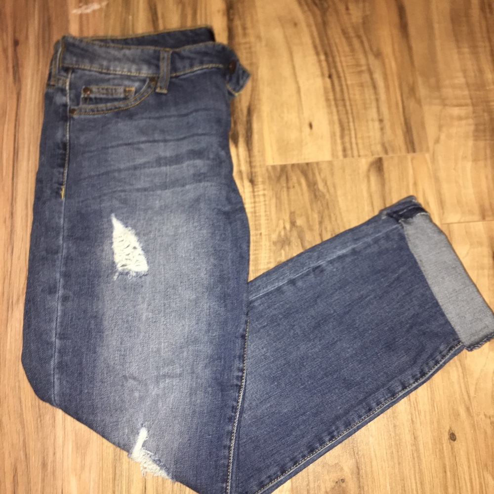 medium washed boyfriend jeans